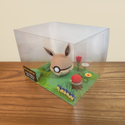 Box collector Evoli vue de 3/4 détail de décor naturel