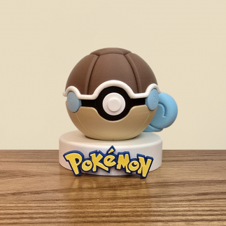 Découvrez la Poké Ball Carapuce unique ! Un objet de collection adorable pour les fans de Pokémon Eau.
